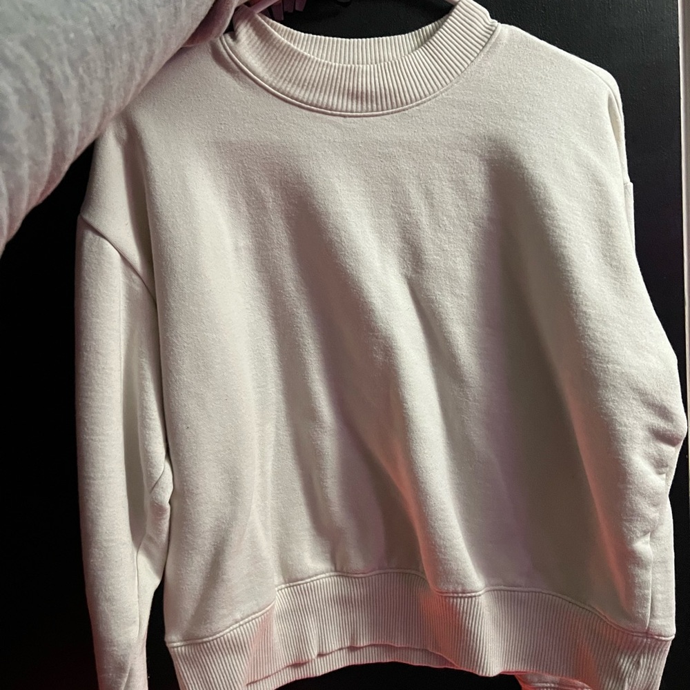 cream colored cropped crewneck size medium